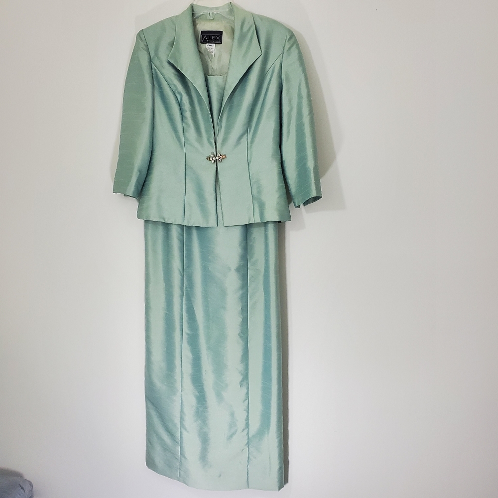 Elegant Mint Green Sleeveless Dress with matching jacket, Size 8P